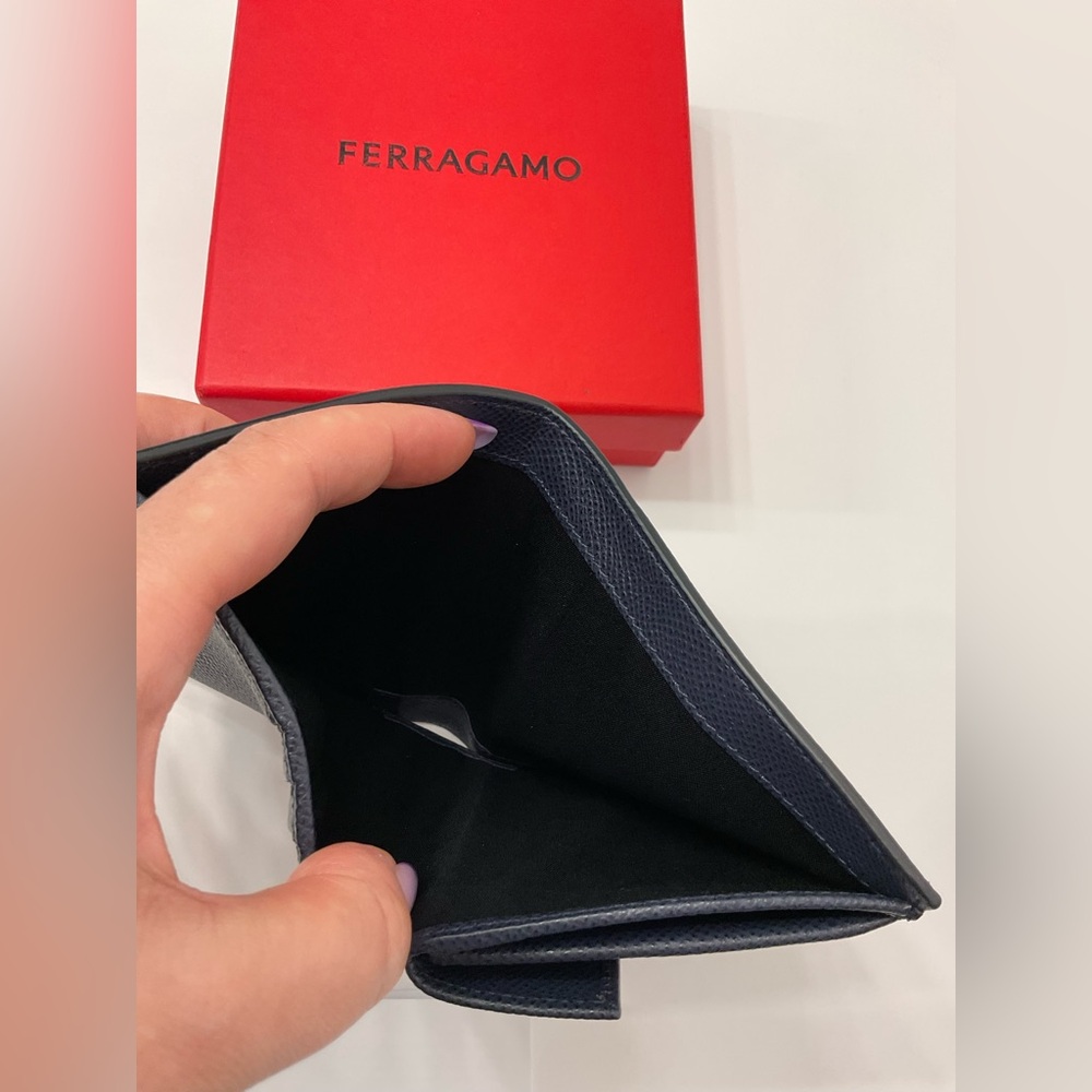 NIB Ferragamo Gancini compact wallet - Picture 8 of 9